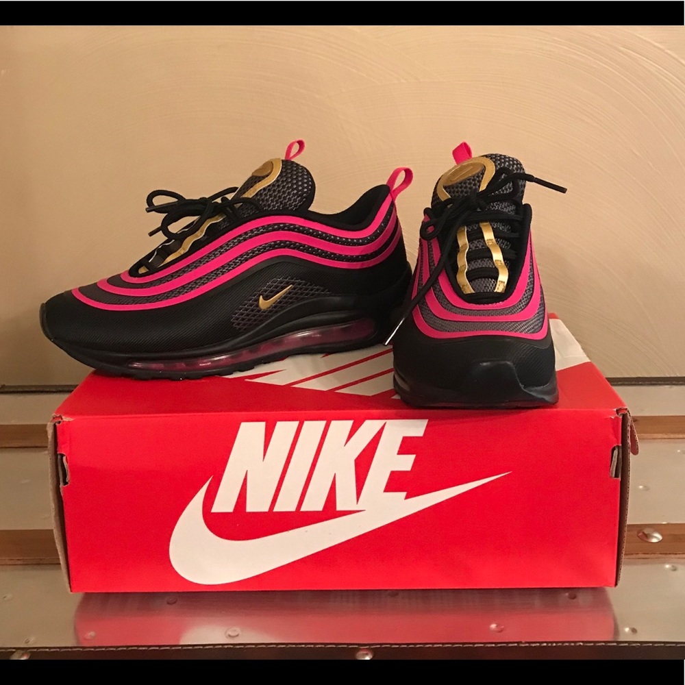 Kids Nike tennis shoes